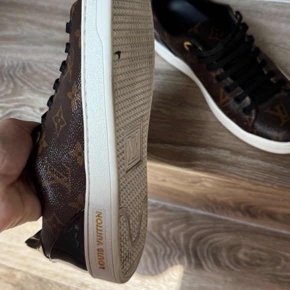 LV sneakers - Picture 3 of 9